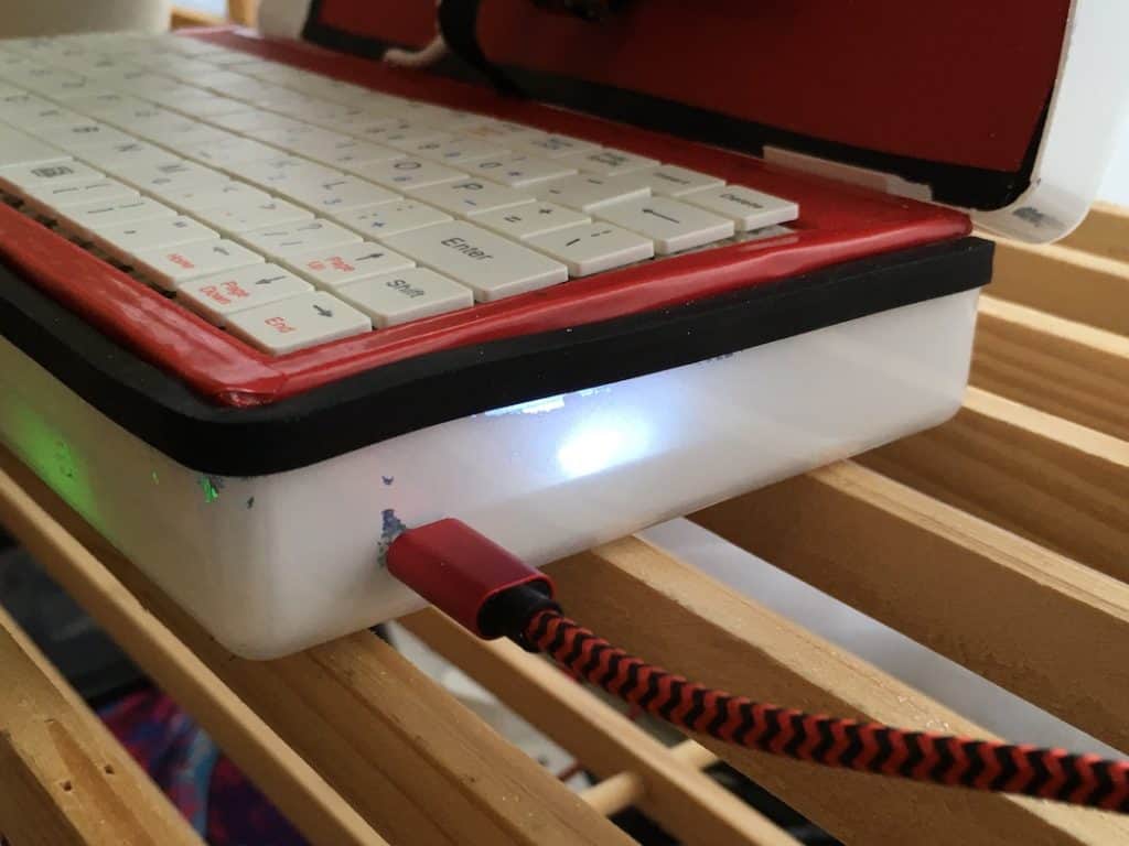 Raspberry Pi Laptop - Image 3